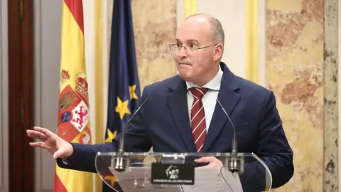 El PP no da crédito a las palabras de Sánchez en las que considera a Ábalos "un desconocido" y rescata una captura de WhatsApp entre ambos El PP no da crédito a las palabras de Sánchez en las que considera a Ábalos "un desconocido" y rescata una captura de WhatsApp entre ambos