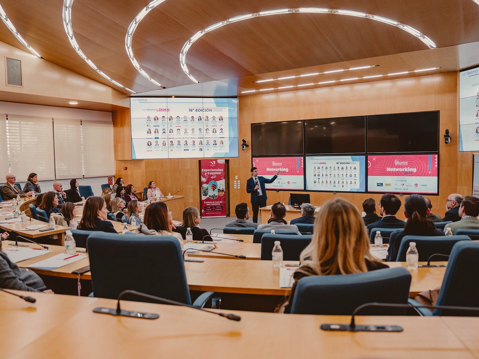 Éxito del II Networking de la Asociación de Antiguos Alumnos de Sierra Blanca-El Romeral en colaboración con San Telmo Bussines School. Éxito del II Networking de la Asociación de Antiguos Alumnos de Sierra Blanca-El Romeral en colaboración con San Telmo Bussines School.