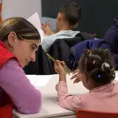 Una voluntaria de Cruz Roja Una voluntaria de Cruz Roja