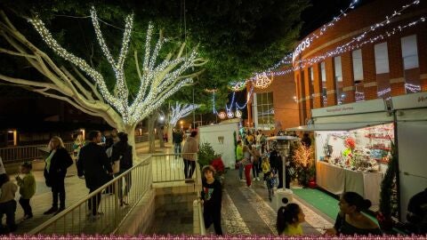 El Mercadillo de Navidad llena de ambiente familiar las calles de Rojales durante este fin de semana