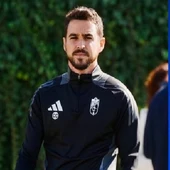 El tándem formado por los hermanos Carlos y Miguel de Las Cuevas se hacen con el banquillo del Orihuela CF El tándem formado por los hermanos Carlos y Miguel de Las Cuevas se hacen con el banquillo del Orihuela CF