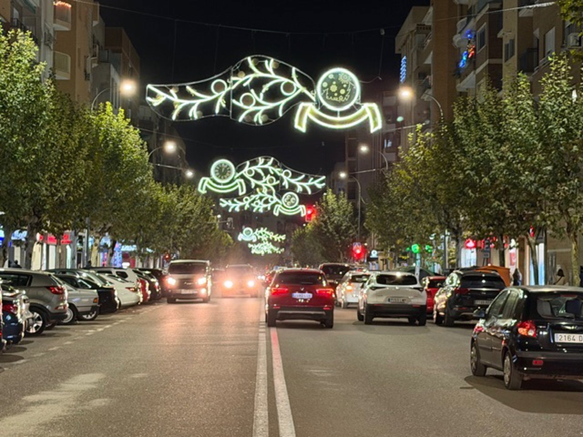 El PSOE local de Badajoz critica que la iluminación navideña se concentra en el centro y está "ausente en los barrios" El PSOE local de Badajoz critica que la iluminación navideña se concentra en el centro y está "ausente en los barrios"