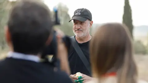 Así es la imagen final de ‘Retrato Alhambra 1925’, el proyecto más verde de Spencer Tunick en Andalucía Así es la imagen final de ‘Retrato Alhambra 1925’, el proyecto más verde de Spencer Tunick en Andalucía