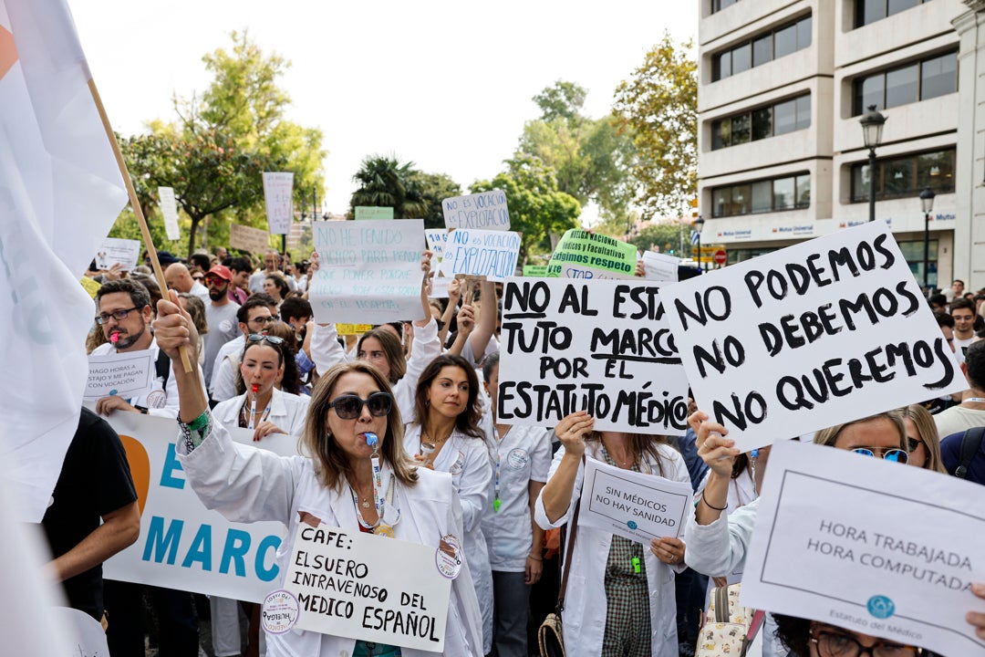 Los sindicatos convocan una huelga indefinida en enero contra el estatuto de Sanidad Los sindicatos convocan una huelga indefinida en enero contra el estatuto de Sanidad