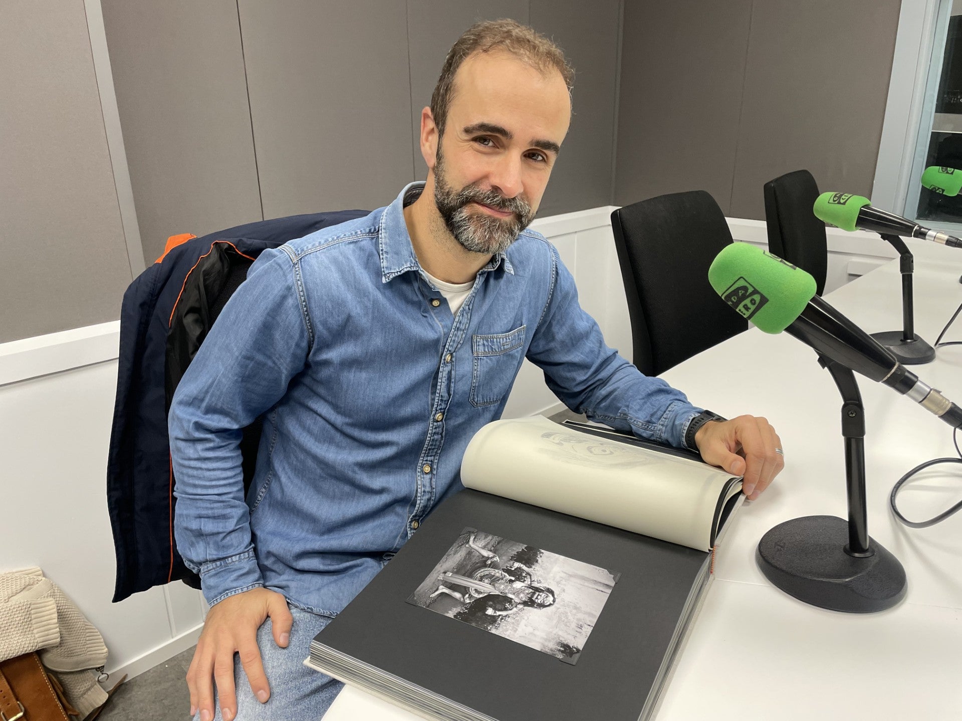 Zapatero: "Malagan es un diario de viaje que busca la autenticidad de Indonesia" Zapatero: "Malagan es un diario de viaje que busca la autenticidad de Indonesia"