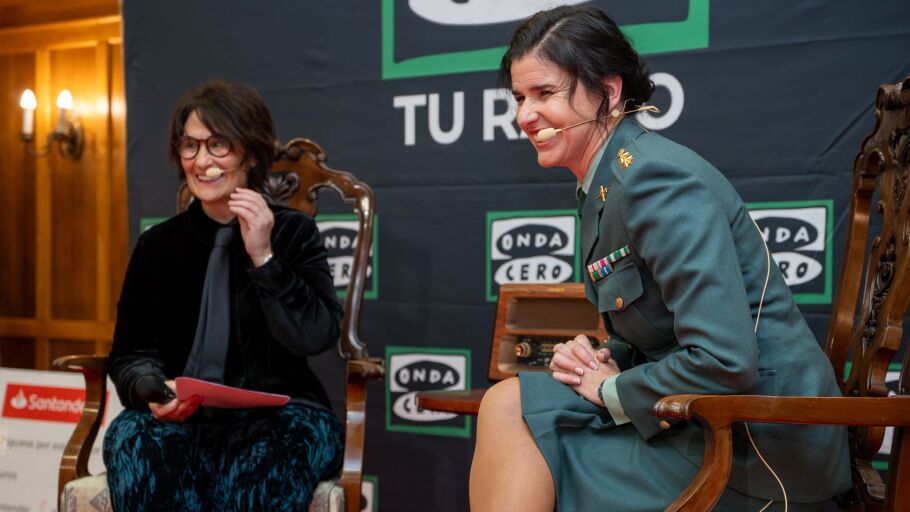 La premiada, Pilar Villasante, junto a María Gómez
