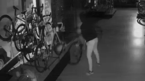 Desarticulada una organización criminal especializada en robos en tiendas de bicicletas de alta gama y motocicletas Desarticulada una organización criminal especializada en robos en tiendas de bicicletas de alta gama y motocicletas