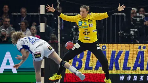 España gana a Islandia y se aferra a sus opciones de estar en cuartos España gana a Islandia y se aferra a sus opciones de estar en cuartos