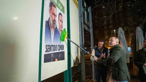 Fernández Calle prevé que "miles de extremeños" apoyen a Vox para "acabar con la estafa de PP y PSOE" Fernández Calle prevé que "miles de extremeños" apoyen a Vox para "acabar con la estafa de PP y PSOE"