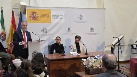 Ángel Víctor Torres defiende la Constitución como el texto que "unió, reunió" y "volvió a unir" a los españoles Ángel Víctor Torres defiende la Constitución como el texto que "unió, reunió" y "volvió a unir" a los españoles