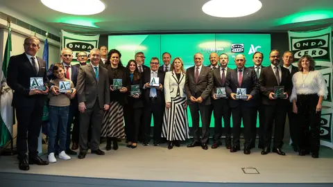 Entregados los VIII Edición de los Premios Andalucía Capital de Onda Cero Andalucía Entregados los VIII Edición de los Premios Andalucía Capital de Onda Cero Andalucía