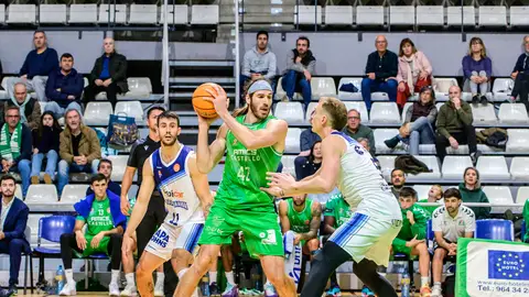 Eric Stutz en acción ante el Fuenlabrada Eric Stutz en acción ante el Fuenlabrada