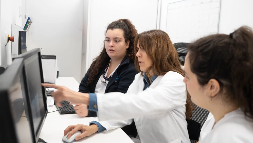 Pilar María trabajando con su equipo Pilar María trabajando con su equipo