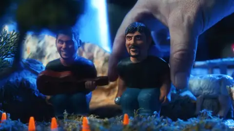 Los caganers de Estopa en el videoclip de VILLA & ZIKO Los caganers de Estopa en el videoclip de VILLA & ZIKO
