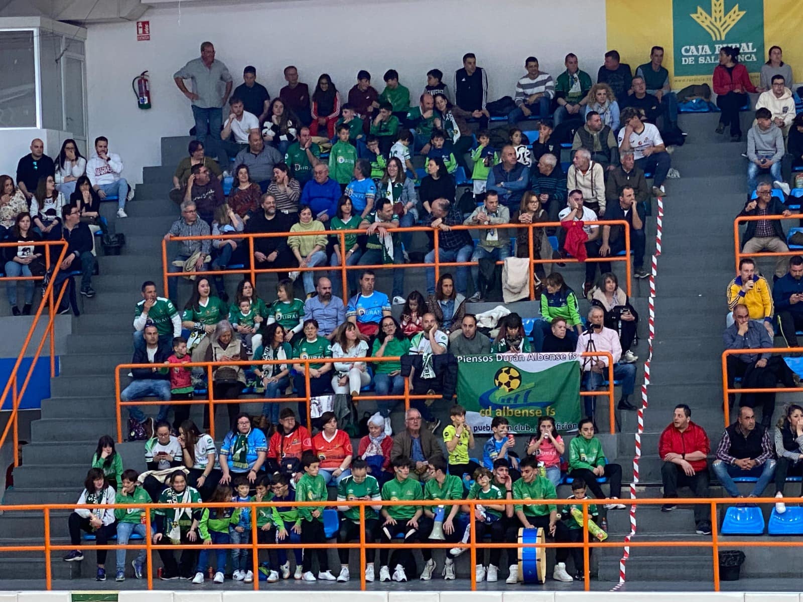 Detenido el encuentro del Piensos Durán Albense por supuestos insultos a los árbitros por parte de algunos de sus aficionados Detenido el encuentro del Piensos Durán Albense por supuestos insultos a los árbitros por parte de algunos de sus aficionados