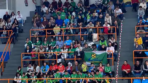 Grupo de seguidores del cuadro albense en una imagen correspondiente a un envite anterior Grupo de seguidores del cuadro albense en una imagen correspondiente a un envite anterior