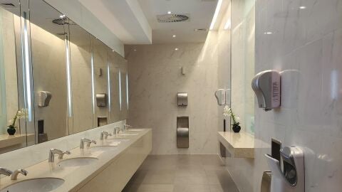 Imagen de archivo de una lavabo p&uacute;blico