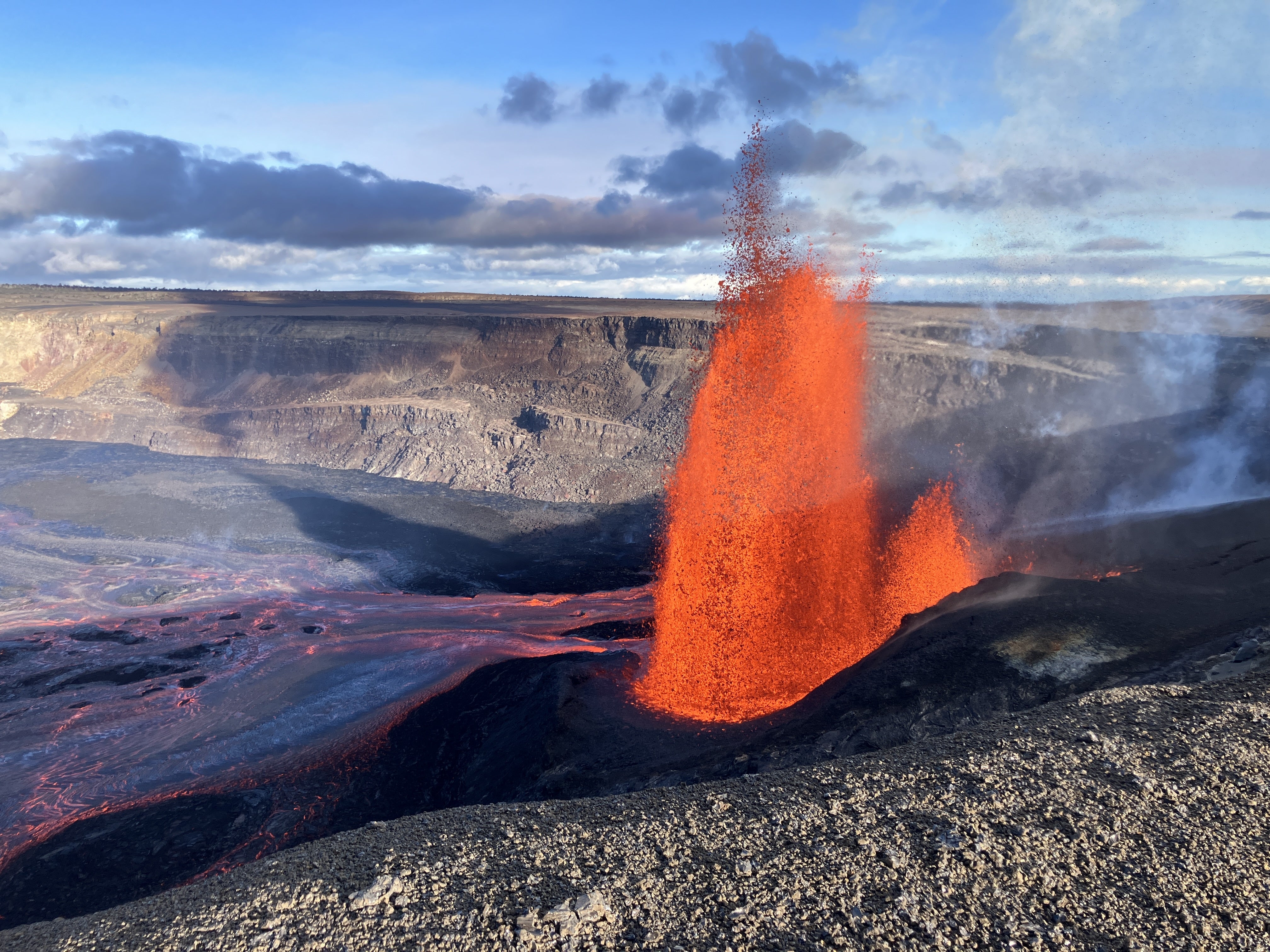 Las impresionantes imágenes del volcán Kilauea en erupción: ha expulsado columnas de lava de hasta 370 metros Las impresionantes imágenes del volcán Kilauea en erupción: ha expulsado columnas de lava de hasta 370 metros
