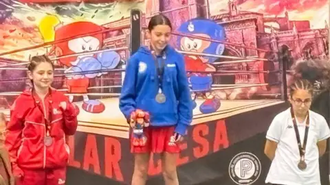 Olivia Marcos y Rodrigo García subcampeones de España de Boxeo .