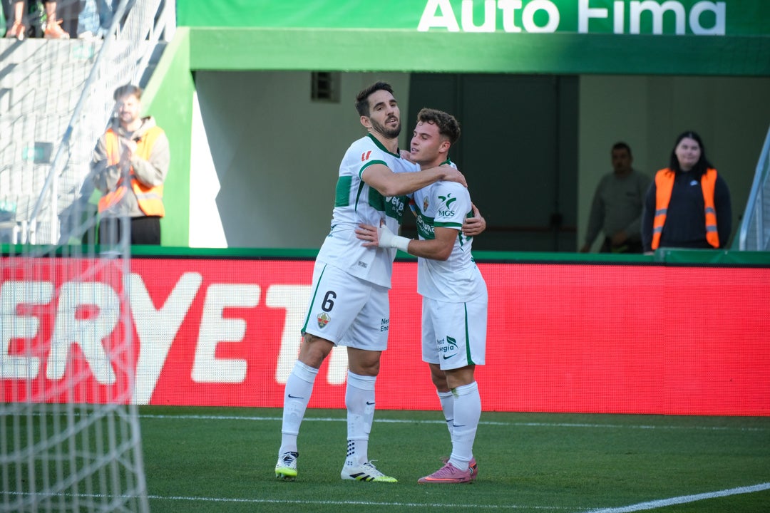 El Elche se reencuentra con la victoria ante un frágil Girona El Elche se reencuentra con la victoria ante un frágil Girona
