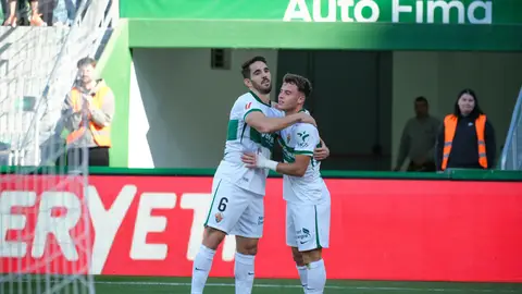 El Elche golea a un frágil Girona El Elche golea a un frágil Girona