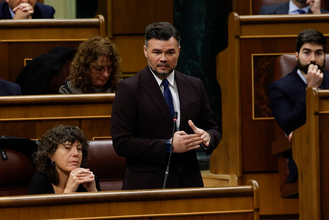 Los "dos minutos de realidad" de Gabriel Rufián a Pedro Sánchez: "Lo que le va a echar de Moncloa va a ser el coste de la vida" Los "dos minutos de realidad" de Gabriel Rufián a Pedro Sánchez: "Lo que le va a echar de Moncloa va a ser el coste de la vida"