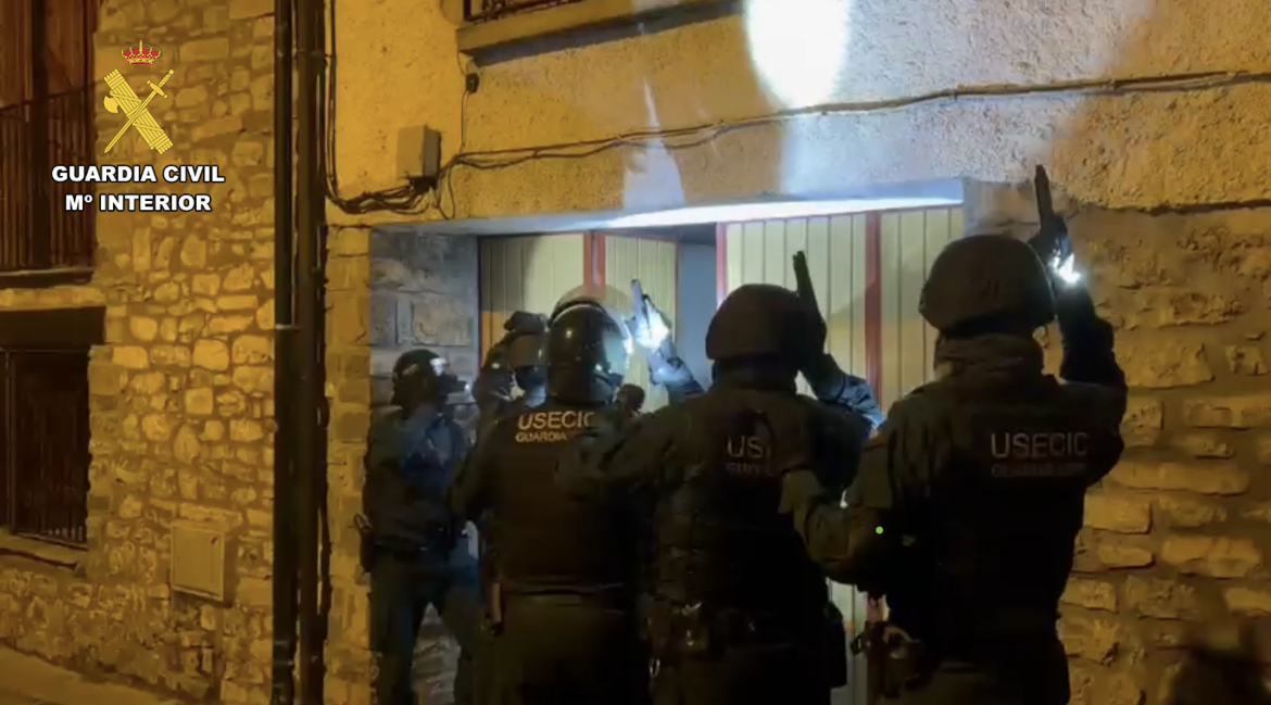 Desmantelan una red de tráfico de drogas en el Pirineo con 18 detenidos Desmantelan una red de tráfico de drogas en el Pirineo con 18 detenidos