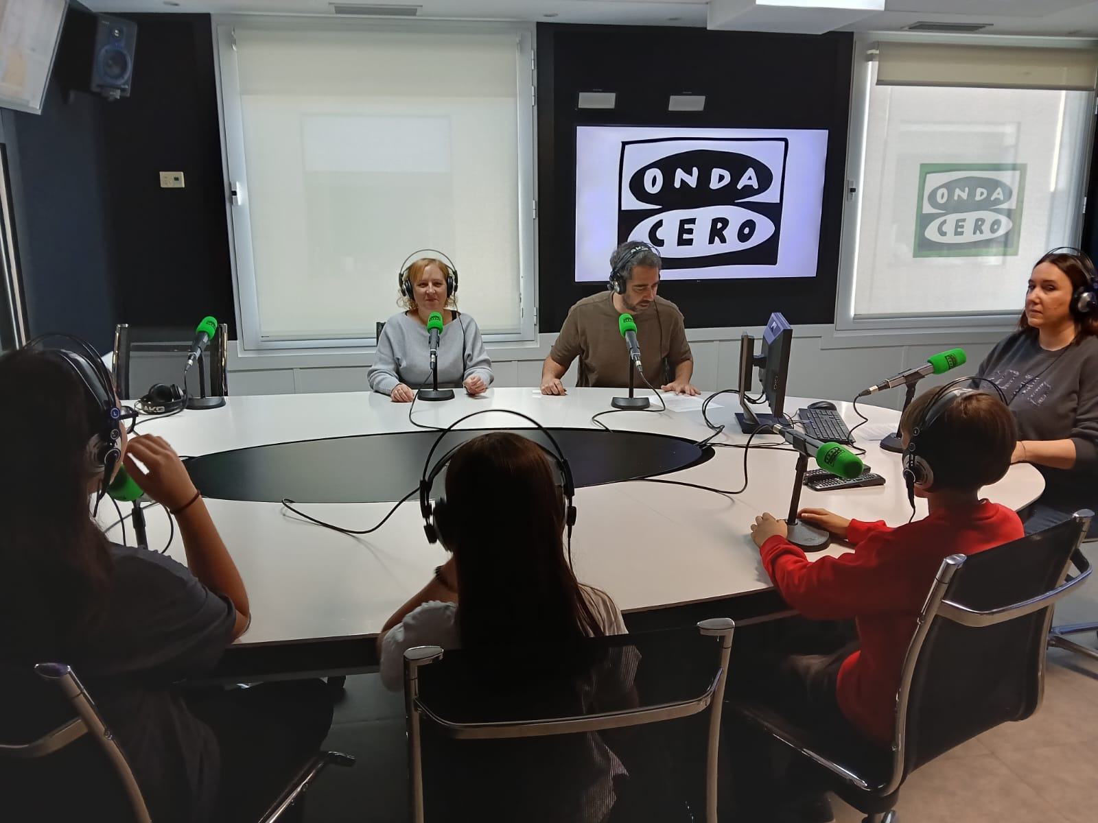 Ràdio Estel, la ràdio escolar de Molins de Rei que impulsa l’educació mediàtica a primària Ràdio Estel, la ràdio escolar de Molins de Rei que impulsa l’educació mediàtica a primària