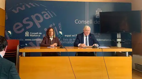 Más de 10 millones en multas y 20.000 plazas ilegales menos en Mallorca. José Marcial Rodríguez en rueda de prensa