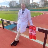 Doctor Mera, de Vithas Málaga, sobre Maratón de Málaga Doctor Mera, de Vithas Málaga, sobre Maratón de Málaga