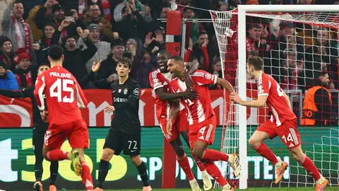 Bayern y Liverpool suman dos importantes victorias Bayern y Liverpool suman dos importantes victorias