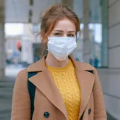 Primer dia amb mascaretes als centres sanitaris: "No me n'havia assabentat" Primer dia amb mascaretes als centres sanitaris: "No me n'havia assabentat"