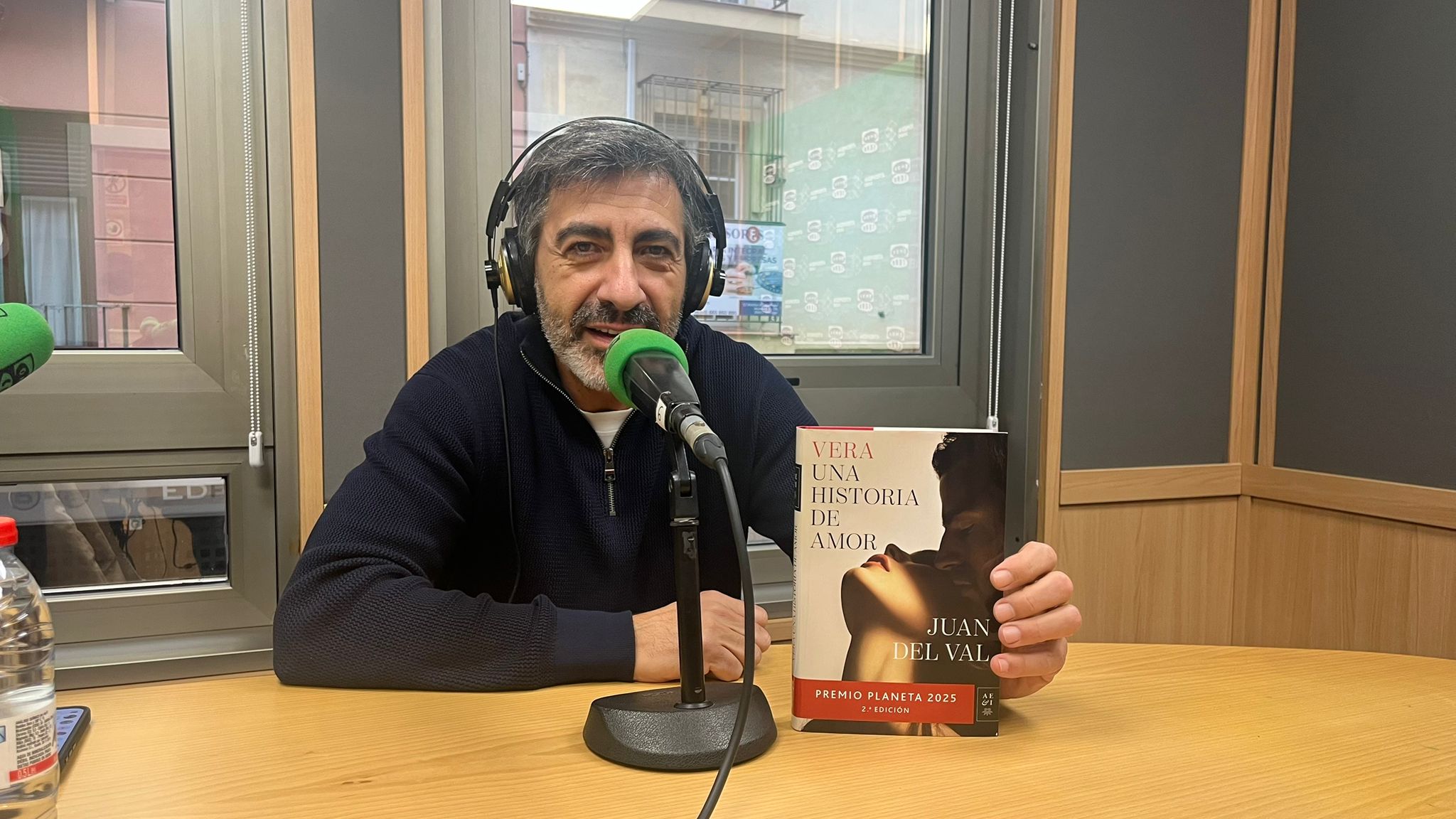 Juan del Val: "Han intentado acabar con la novela pero no lo han conseguido" Juan del Val: "Han intentado acabar con la novela pero no lo han conseguido"