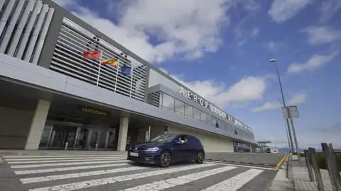 Queda desierta la licitación para establecer nuevos vuelos desde el aeropuerto de Noáin-Pamplona Queda desierta la licitación para establecer nuevos vuelos desde el aeropuerto de Noáin-Pamplona