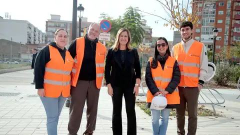 La alcaldesa de València, Mª José Catalá, ha visitado el inicio de las obras. La alcaldesa de València, Mª José Catalá, ha visitado el inicio de las obras.