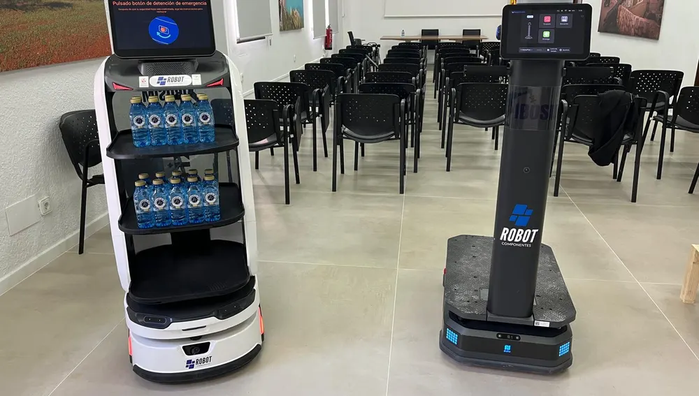 Dos de los robots que se han presentado hoy Dos de los robots que se han presentado hoy