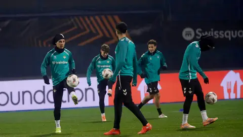 Entrenamiento del Betis en el Estadio Maksimir. Entrenamiento del Betis en el Estadio Maksimir.