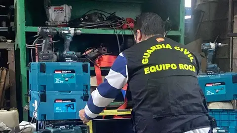 Detenido como presunto autor de robar y provocar daños en catorce inmuebles de Azuaga Detenido como presunto autor de robar y provocar daños en catorce inmuebles de Azuaga