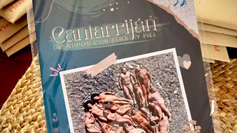 Una asociación granadina lanza "el primer álbum de cromos nudista de la historia" Una asociación granadina lanza "el primer álbum de cromos nudista de la historia"