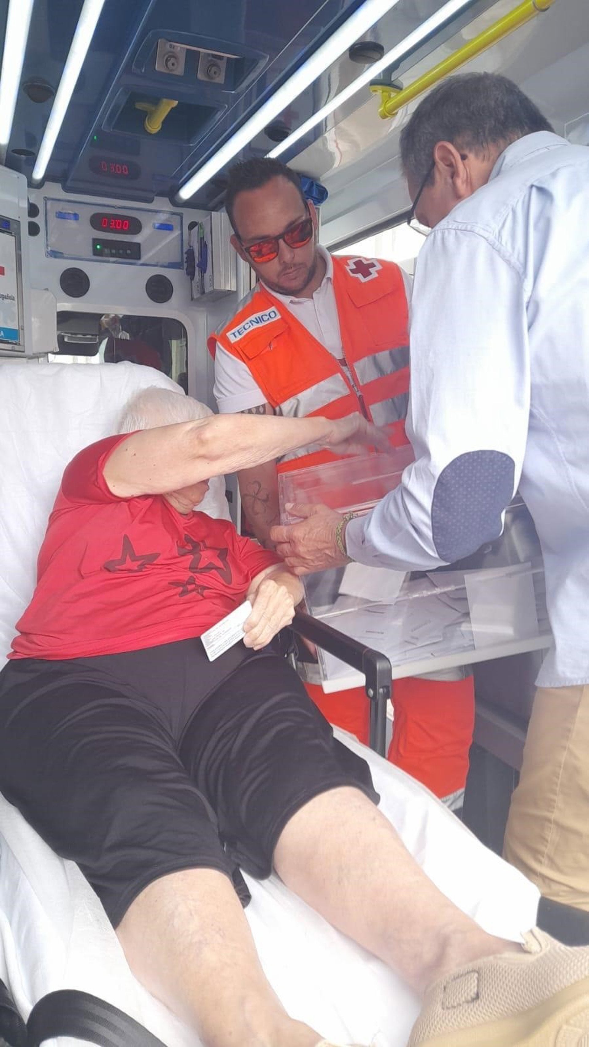 Cruz Roja activará un dispositivo especial de traslados para electores con movilidad reducida o enfermos Cruz Roja activará un dispositivo especial de traslados para electores con movilidad reducida o enfermos