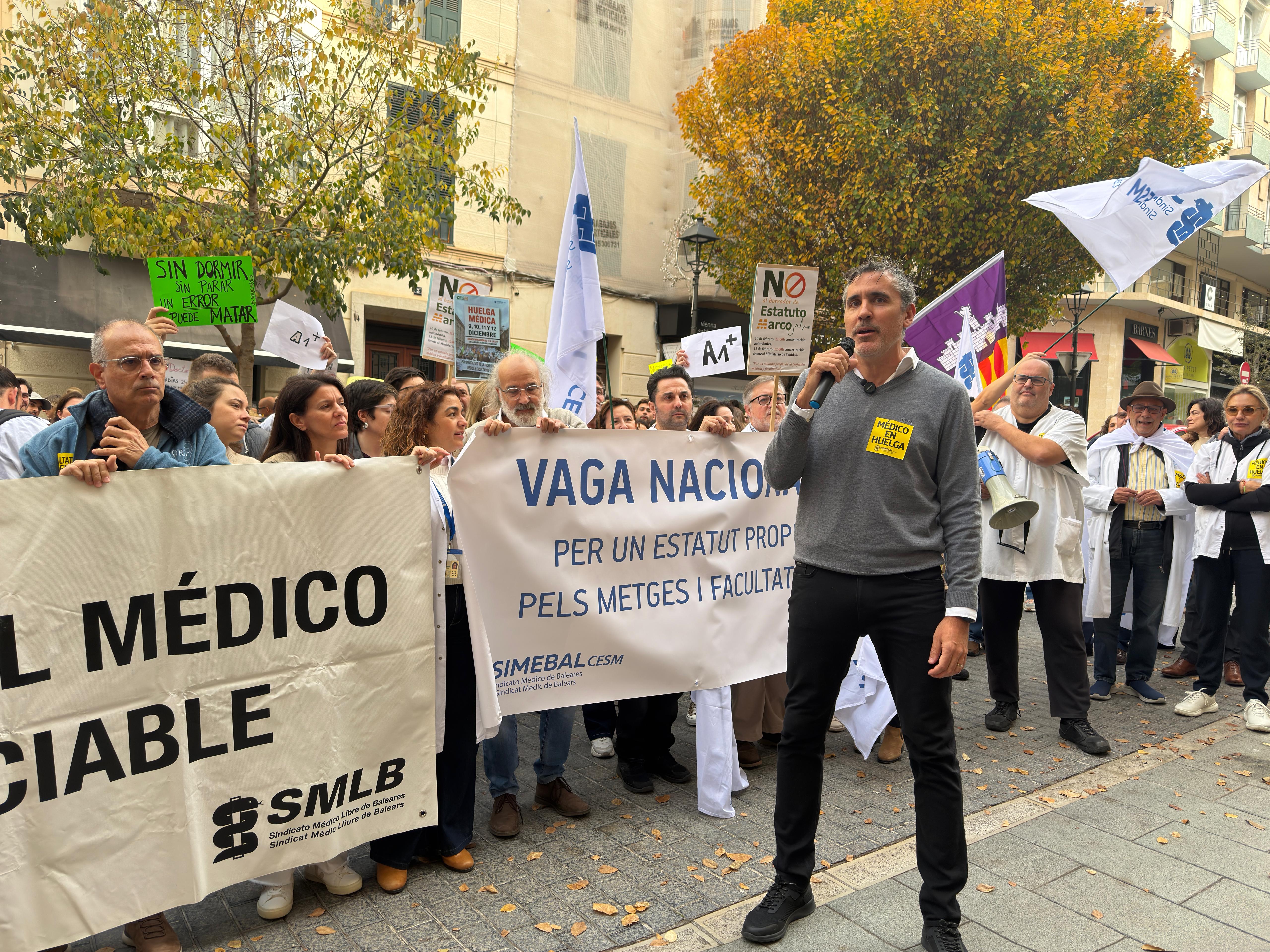 El presidente del COMIB asegura que los médicos trabajarán "con sobrecarga" cuando termine la huelga episode artwork