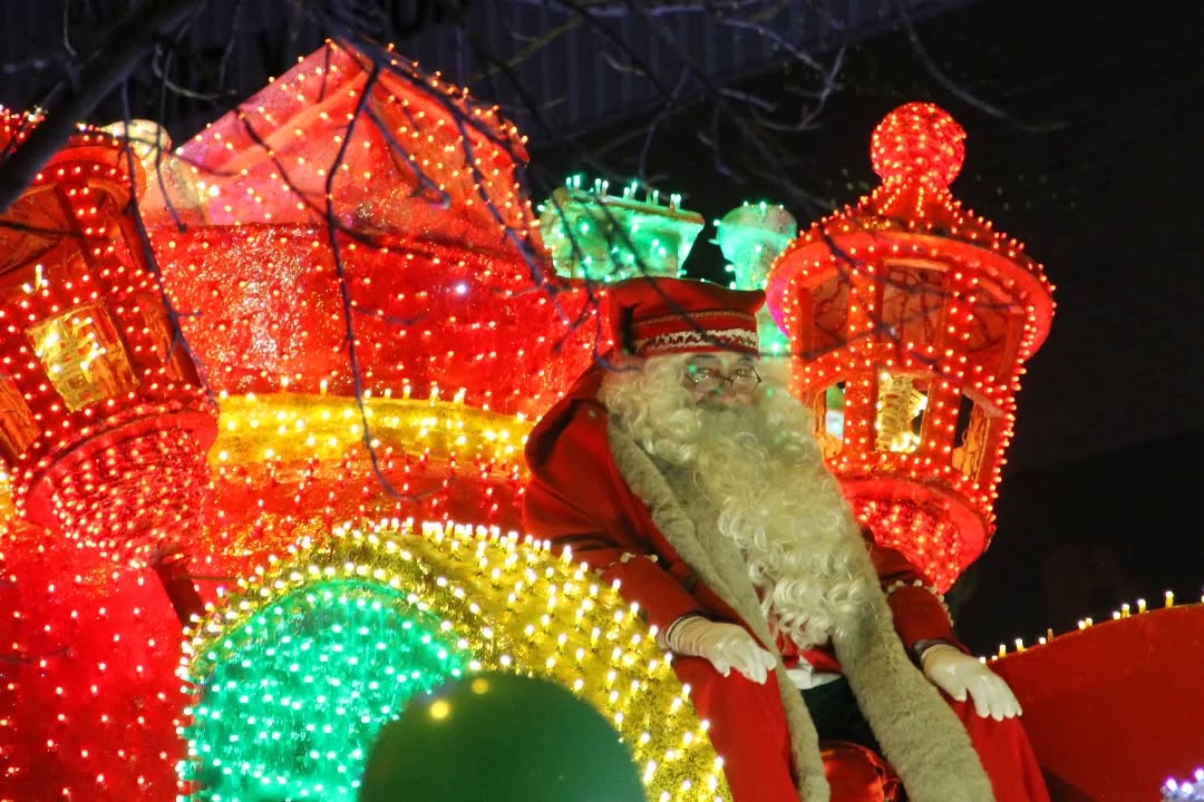 Fiona y la bruja Elphaba se suman a la Cabalgaza de Papá Noel este domingo 14 de diciembre Fiona y la bruja Elphaba se suman a la Cabalgaza de Papá Noel este domingo 14 de diciembre