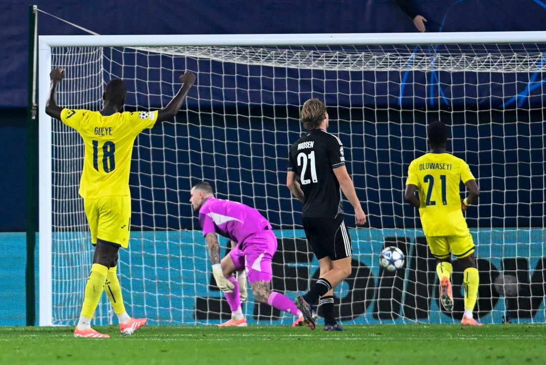 El Villarreal se inmola ante el Copenhague y se queda sin opciones en la Champions El Villarreal se inmola ante el Copenhague y se queda sin opciones en la Champions