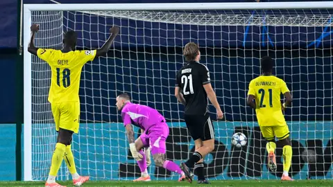 El Villarreal consuma su adiós a la Champions El Villarreal consuma su adiós a la Champions