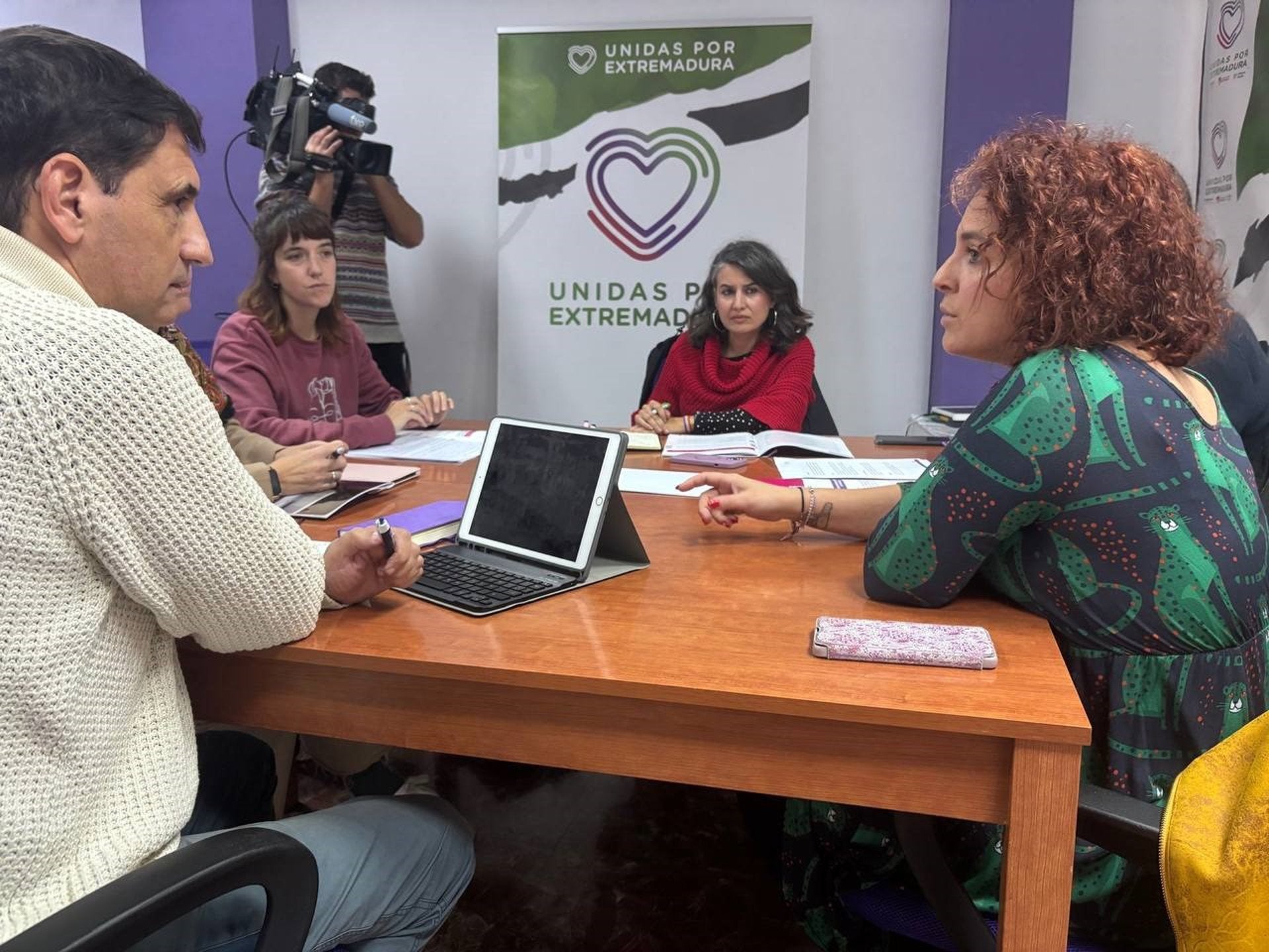 De Miguel promete una renta rural garantizada para promover la "viabilidad" de proyectos emprendedores en pueblos De Miguel promete una renta rural garantizada para promover la "viabilidad" de proyectos emprendedores en pueblos