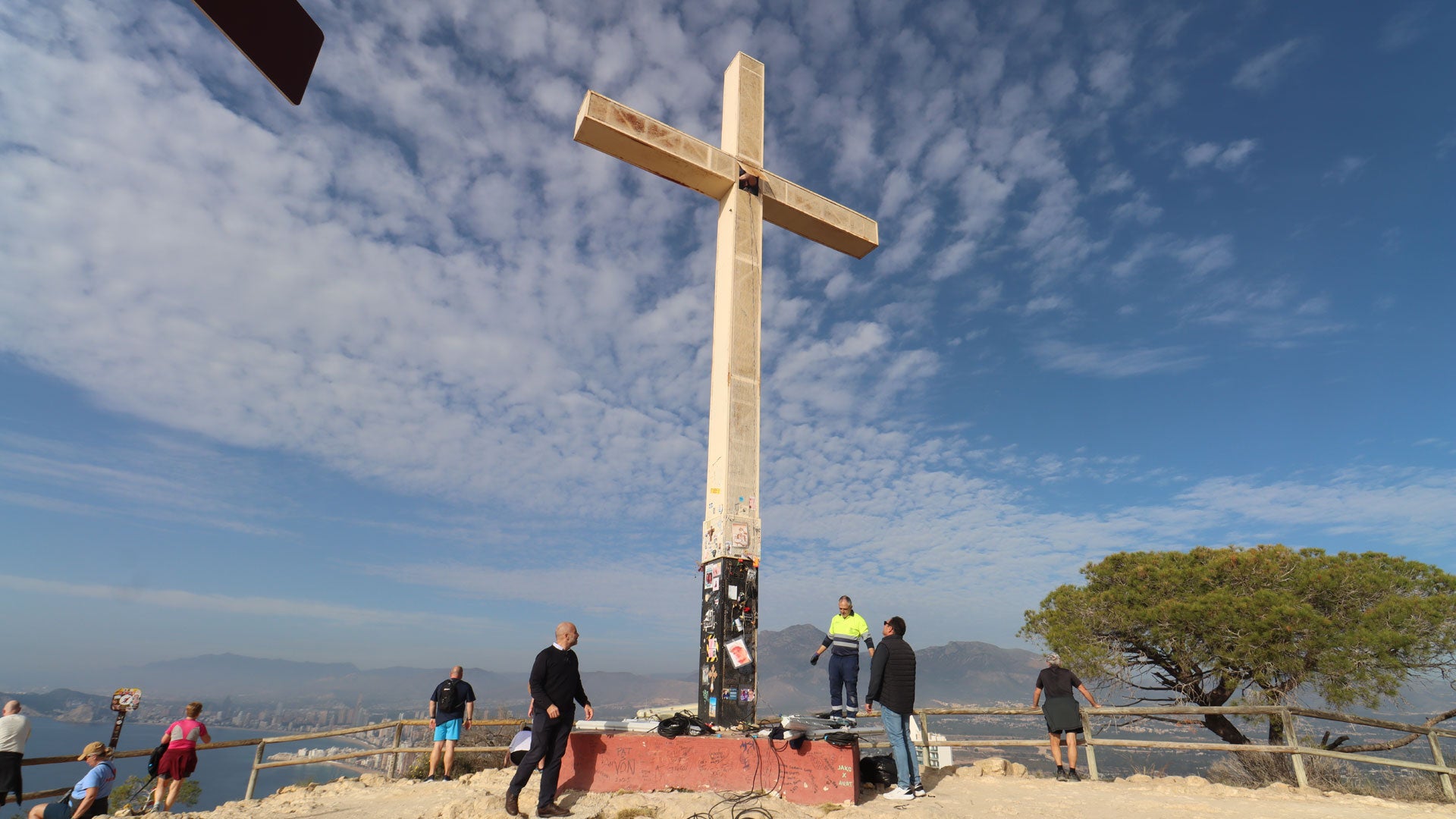 Benidorm renueva la iluminación y la imagen externa de La Creu Benidorm renueva la iluminación y la imagen externa de La Creu