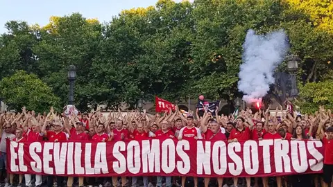 El sevillismo de base se opone al capital extranjero El sevillismo de base se opone al capital extranjero