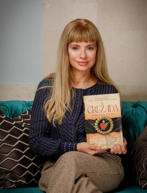 Florencia Canale: "Catalina de Erauso era una mujer furiosa, obligada por las circunstancias, y debe petrificar su corazón ante el terror de ser descubierta" Florencia Canale: "Catalina de Erauso era una mujer furiosa, obligada por las circunstancias, y debe petrificar su corazón ante el terror de ser descubierta"