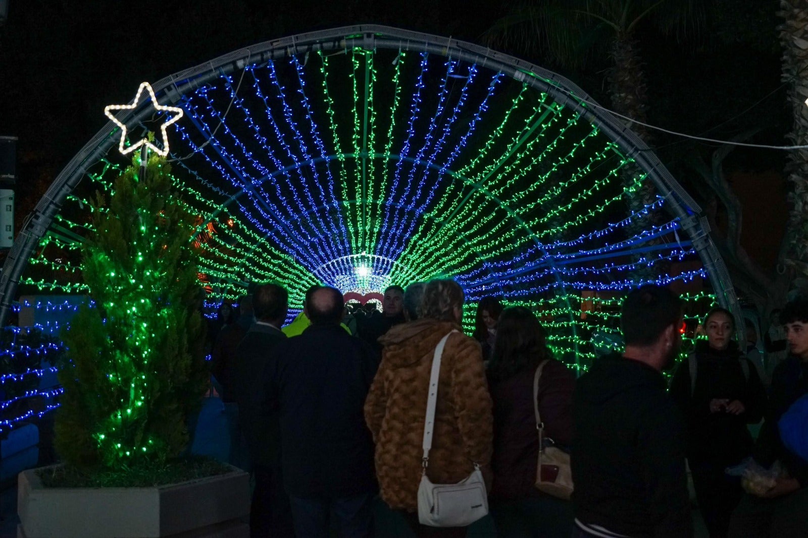 Los mejores planes de Navidad en Vícar: de una zambombada flamenca al concurso 'El Elfo de la Navidad Llega a Vícar' Los mejores planes de Navidad en Vícar: de una zambombada flamenca al concurso 'El Elfo de la Navidad Llega a Vícar'