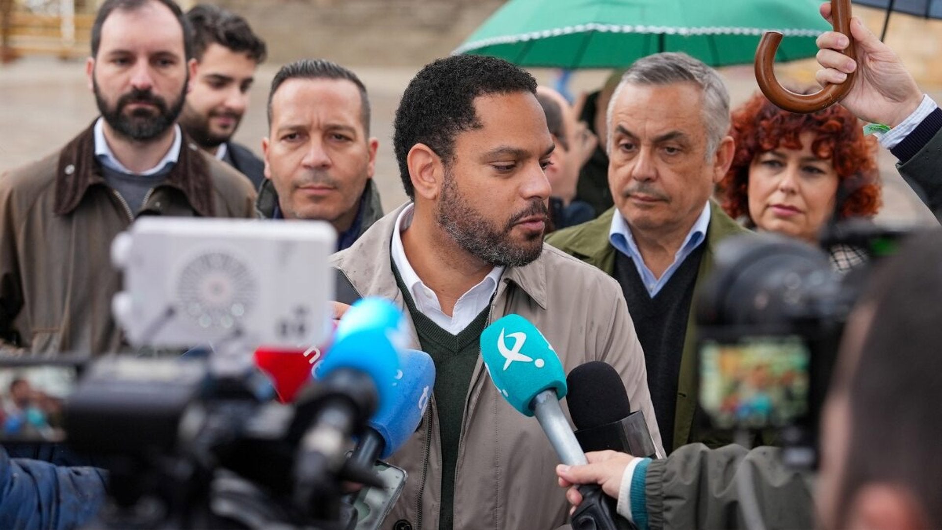 Ignacio Garriga asegura que PP y PSOE "están muy nerviosos" por "la ilusión" que suscitan los actos de Vox Ignacio Garriga asegura que PP y PSOE "están muy nerviosos" por "la ilusión" que suscitan los actos de Vox